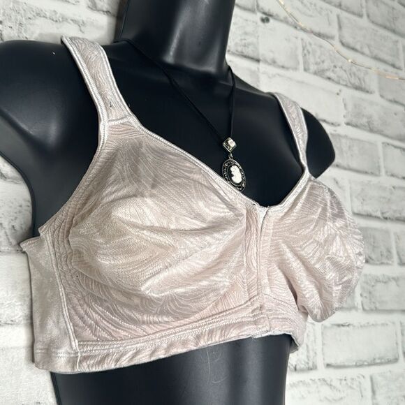 Playtex Full Coverage Comfort Front Latching Bra Size 42B - Picture 1 of 4